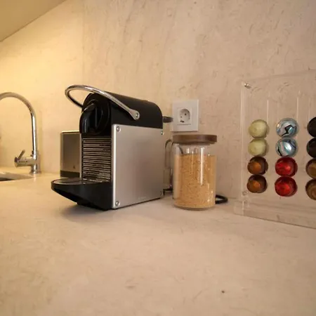 A Quiet Luxury In A Location That Couldn't Be Better, 2 Minutes Walk From The Subway Διαμέρισμα *