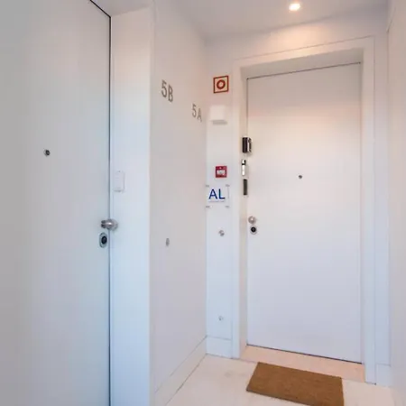 Διαμέρισμα A Quiet Luxury In A Location That Couldn't Be Better, 2 Minutes Walk From The Subway *