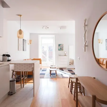 A Quiet Luxury In A Location That Couldn't Be Better, 2 Minutes Walk From The Subway Διαμέρισμα